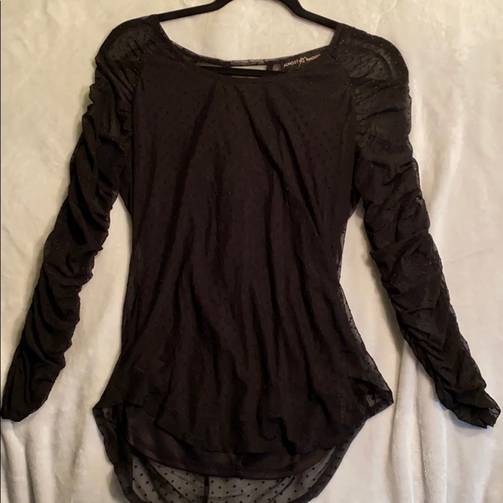 Long mesh sleeved shirt